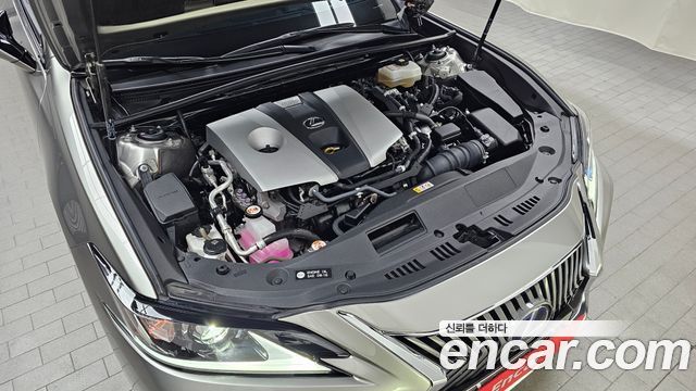Lexus ES 300h 7-го поколения Luxury Plus - фото 4