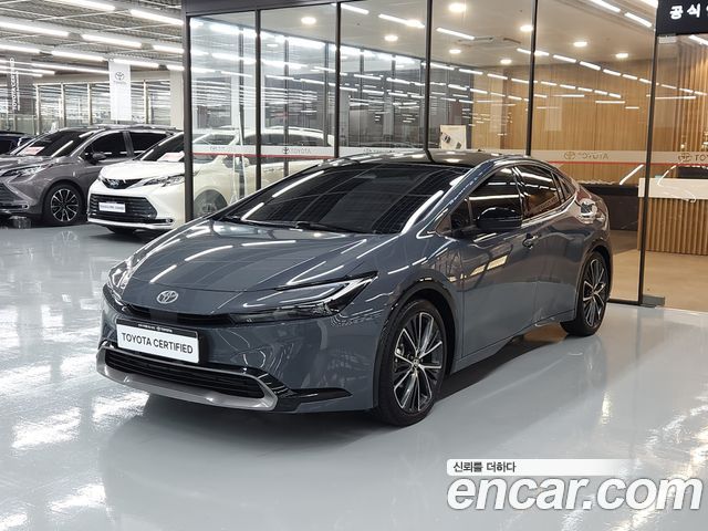Toyota Prius 5-го поколения 2.0 XLE - фото 0