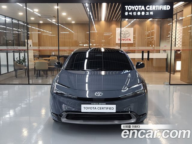 Toyota Prius 5-го поколения 2.0 XLE - фото 2