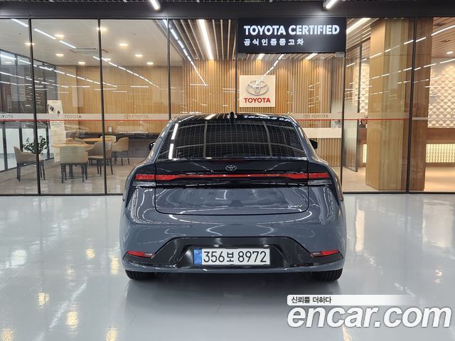 Toyota Prius 5-го поколения 2.0 XLE - фото 3
