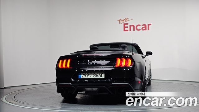 Ford Mustang GT Convertible - фото 3