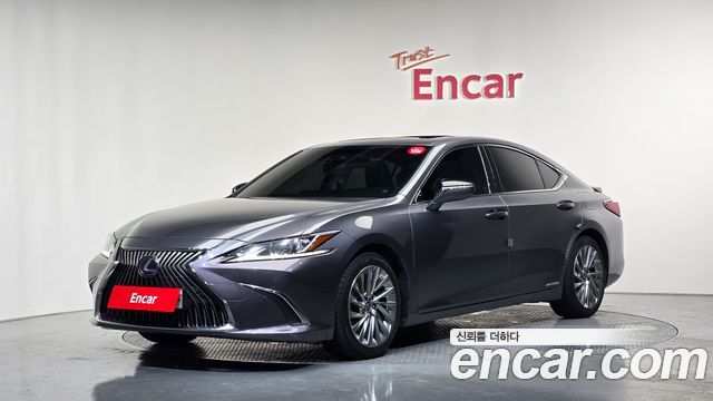 Lexus ES 300h 7-го поколения Luxury Plus - фото 0