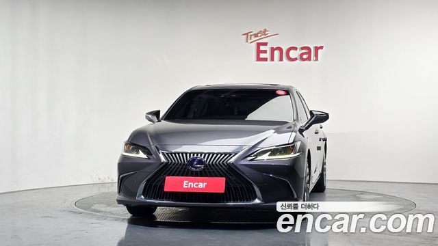 Lexus ES 300h 7-го поколения Luxury Plus - фото 2