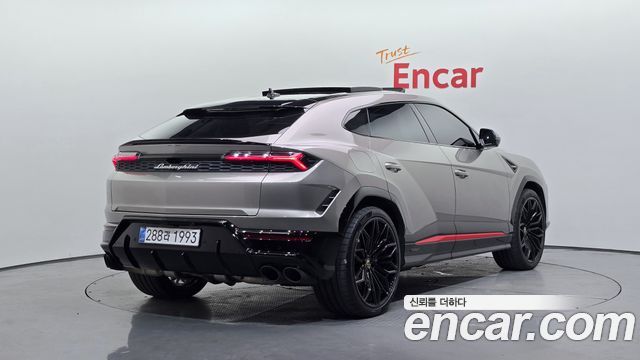 Lamborghini Urus 4.0 V8 SE - фото 1