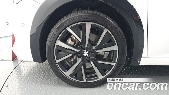 Peugeot 208 2-го поколения GT - фото 4