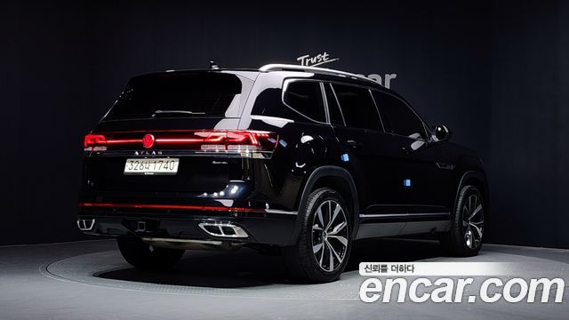 Volkswagen Atlas 2.0 TSI R-LINE 7-Seater - фото 1