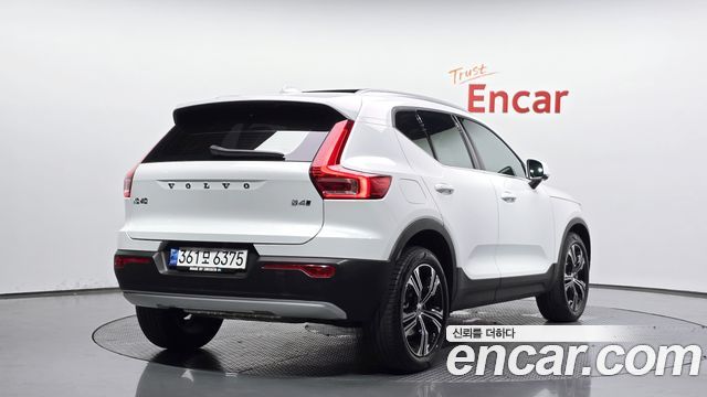 Volvo XC40 B4 Inscription - фото 0