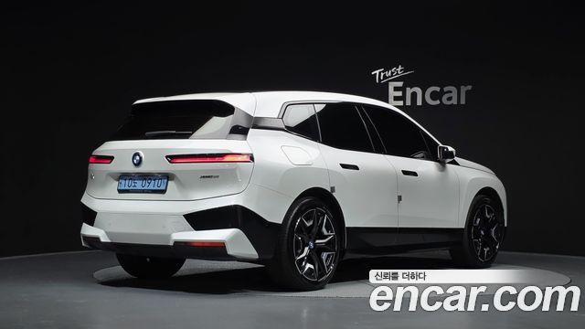 BMW iX xDrive50 Sports Plus - фото 1