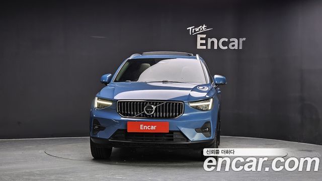 Volvo XC40 B4 Ultimate Bright - фото 2