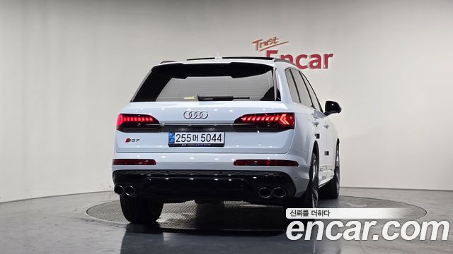 Audi SQ7 4.0 TFSI Quattro - фото 3