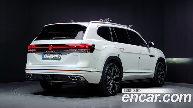 Volkswagen Atlas 2.0 TSI R-LINE 7-Seater - фото 1
