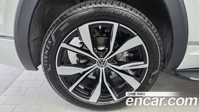 Volkswagen Atlas 2.0 TSI R-LINE 7-Seater - фото 4