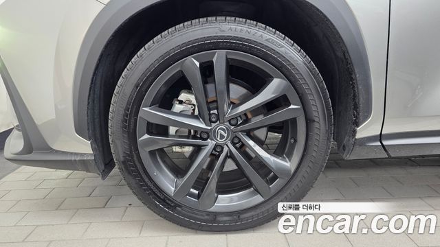 Lexus NX 350h 2-го поколения Premium - фото 4