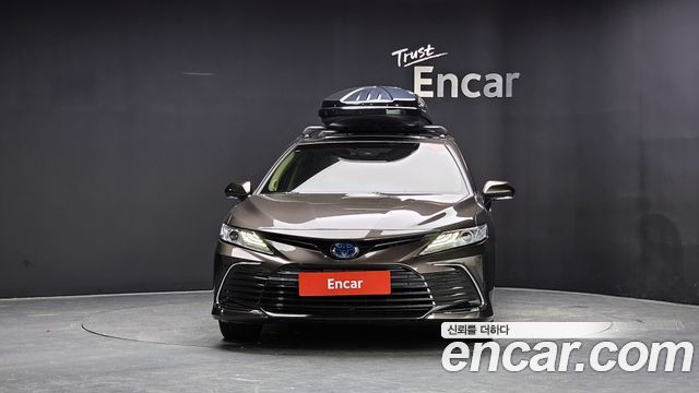Toyota Camry XV70 2.5 XLE Hybrid - фото 2