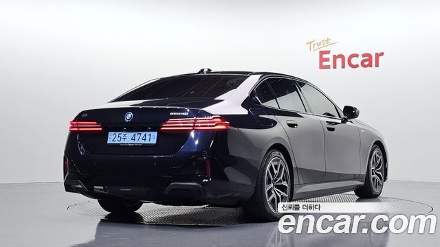 BMW i5 G60 eDrive 40 M Sport - фото 1