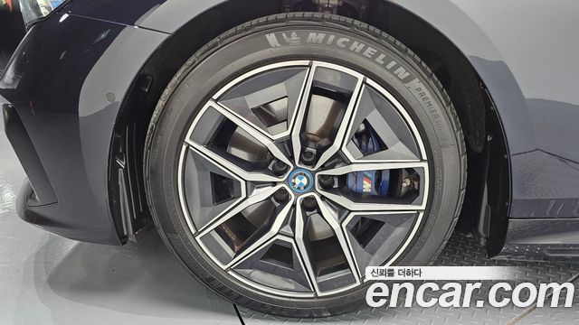 BMW i5 G60 eDrive 40 M Sport - фото 4