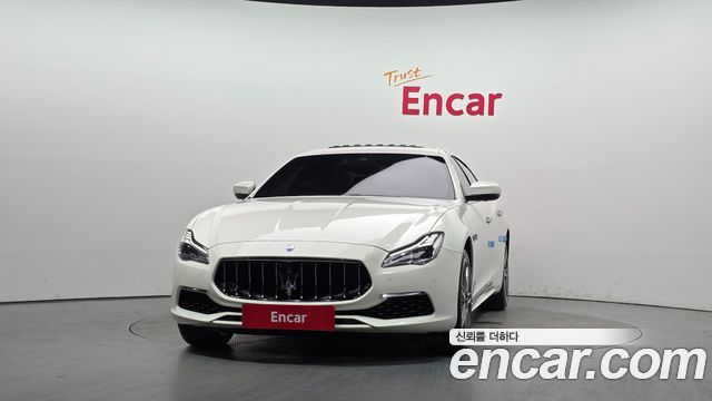 Maserati Quattroporte 3.0 Diesel Granlusso - фото 2