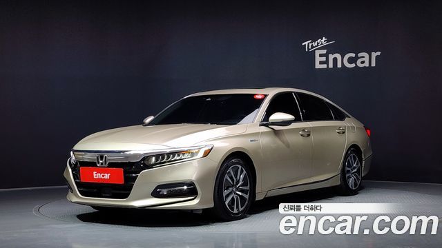 Honda Accord 10-го поколения 2.0 Hybrid Touring - фото 0