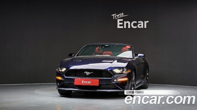 Ford Mustang Convertible - фото 2