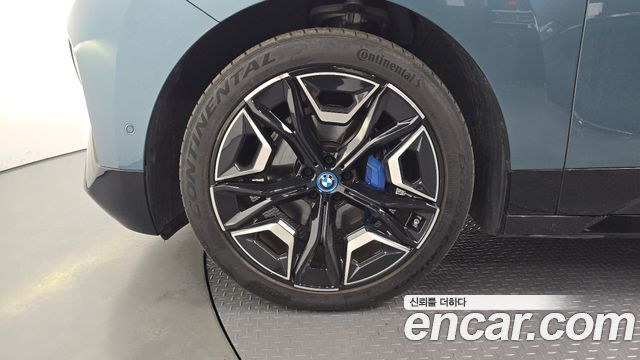 BMW iX xDrive50 Sports Plus - фото 4