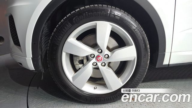 Jaguar E-PACE R250 R-Dynamic SE - фото 4