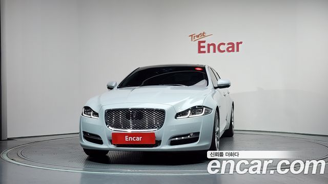Jaguar XJ 3.0D Premium Luxury LWB X351 - фото 2