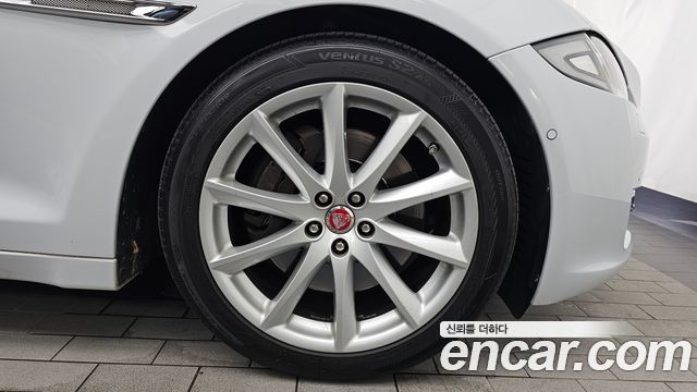 Jaguar XJ 3.0D Premium Luxury LWB X351 - фото 4