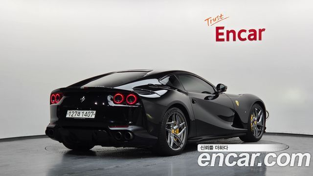 Ferrari 812 6.5 V12 - фото 1