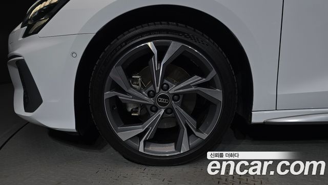 Audi A3 40 TFSI Premium - фото 4