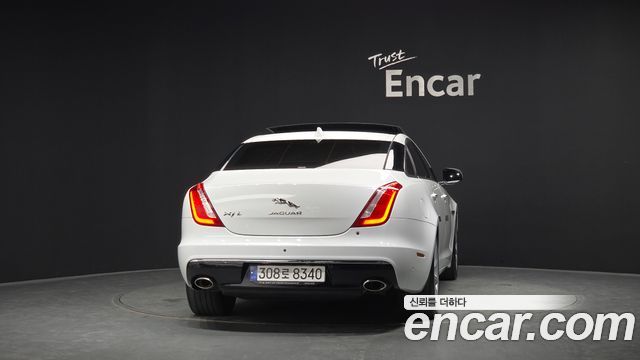 Jaguar XJ 3.0D Premium Luxury LWB X351 - фото 3