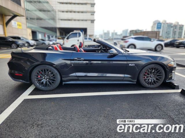 Ford Mustang GT Convertible - фото 3