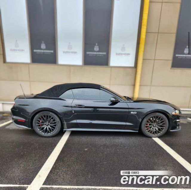 Ford Mustang GT Convertible - фото 4