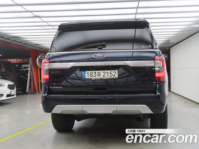 Ford Expedition Platinum 4WD 7Seater - фото 2