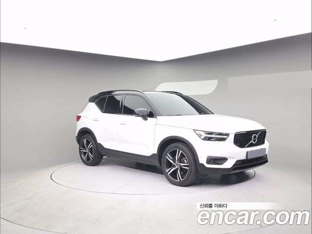 Volvo XC40 T4 R-Design - фото 3