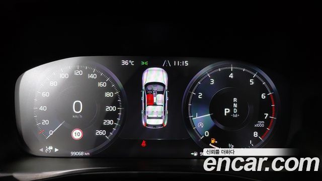 Volvo XC40 T4 R-Design - фото 4