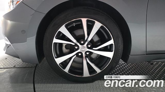 Nissan Maxima A36 3.5 Platinum - фото 4