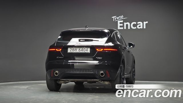 Jaguar E-PACE P250 S - фото 3