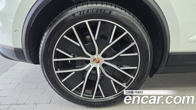Porsche Macan EV Base 4 - фото 4