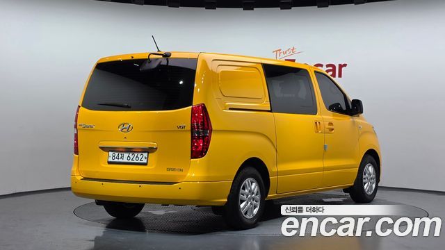Hyundai Starex New Van 5-Seater Smart - фото 0