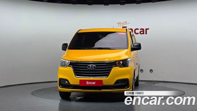 Hyundai Starex New Van 5-Seater Smart - фото 1