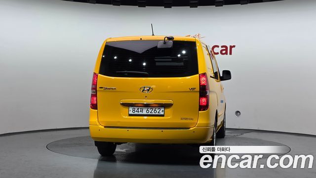 Hyundai Starex New Van 5-Seater Smart - фото 2