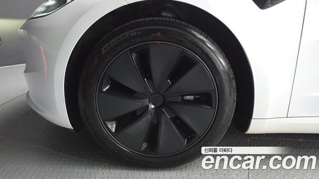Tesla Model 3 RWD - фото 4