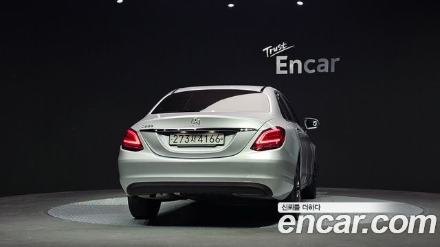 Mercedes-Benz C-Class W205 C200 - фото 3