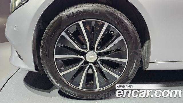 Mercedes-Benz C-Class W205 C200 - фото 4