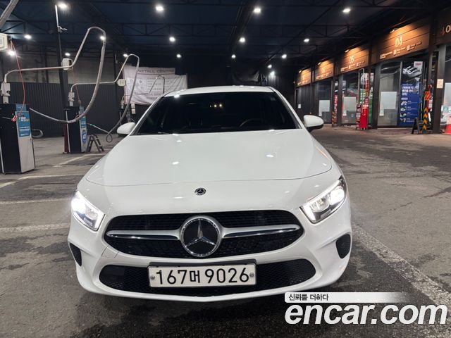 Mercedes-Benz A-Class W177 A220 Sedan - фото 0