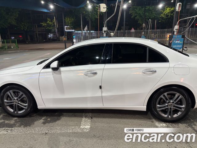 Mercedes-Benz A-Class W177 A220 Sedan - фото 2