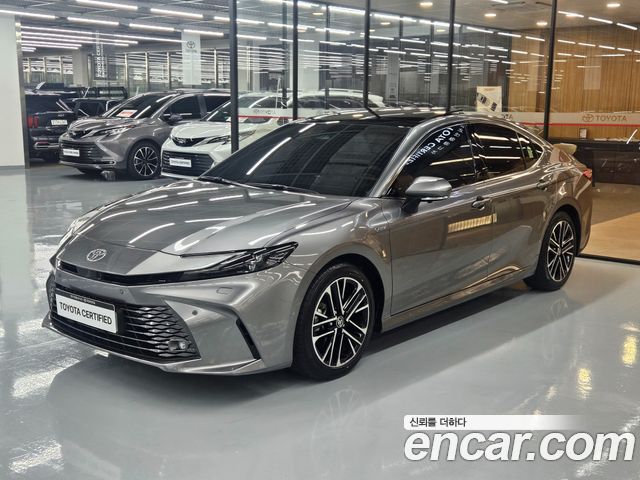 Toyota Camry XV80 2.5 XLE Premium Hybrid - фото 0