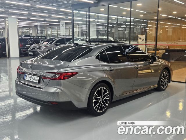Toyota Camry XV80 2.5 XLE Premium Hybrid - фото 1