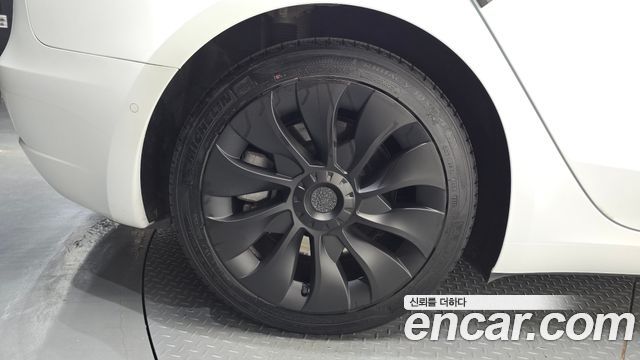 Tesla Model 3 Long Range AWD - фото 4