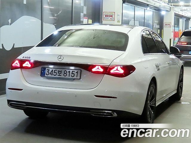 Mercedes-Benz E-Class W214 E200 Avantgarde - фото 3